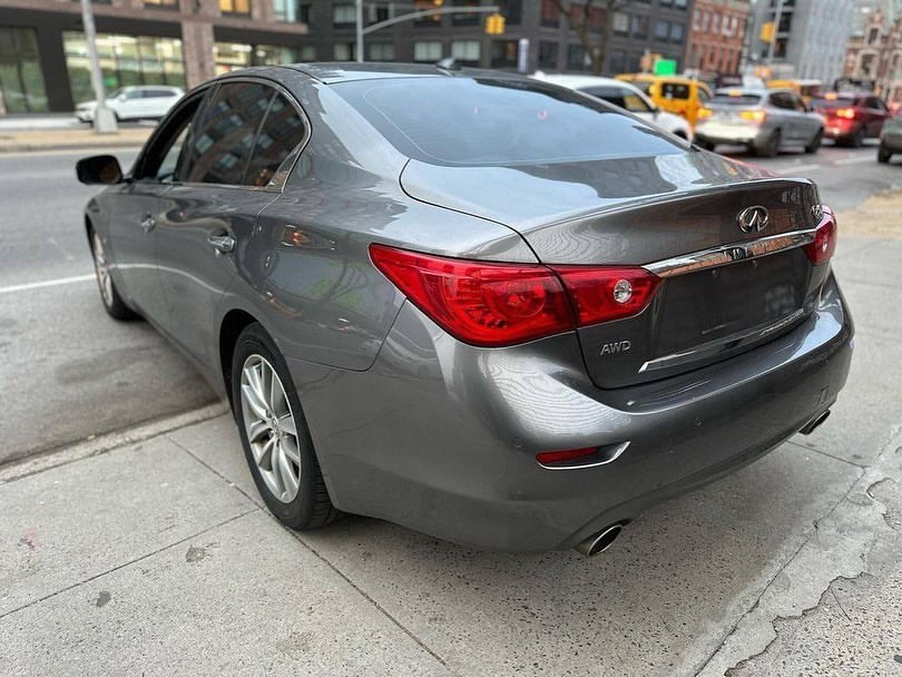 Infiniti Q50 Premium view 3