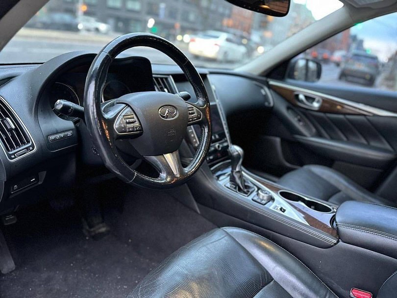 Infiniti Q50 Premium view 7