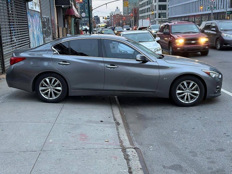 Infiniti Q50 Premium view 6