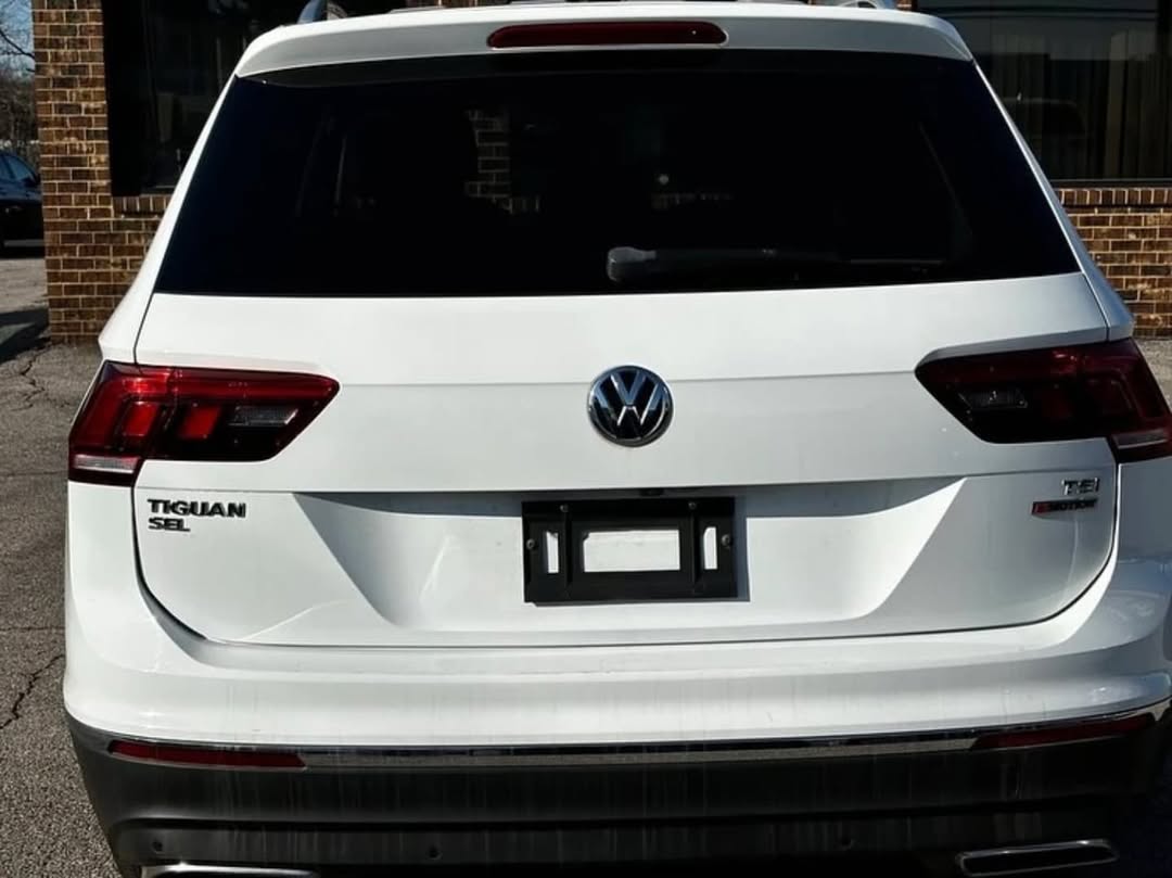 Volkswagen Tiguan 2.0T view 7