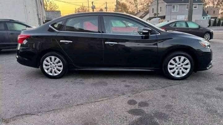 Nissans Sentra view 4