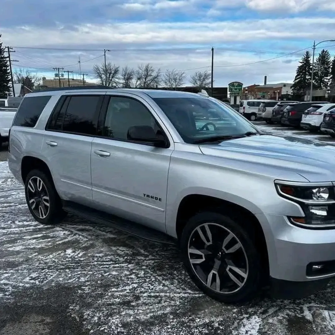 Chevrolet Tahoe Premier view 3