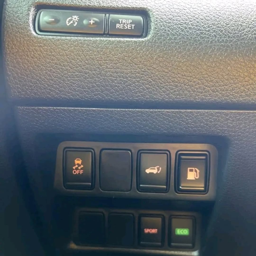 Nissan Rogue SV Midnight edition view 7