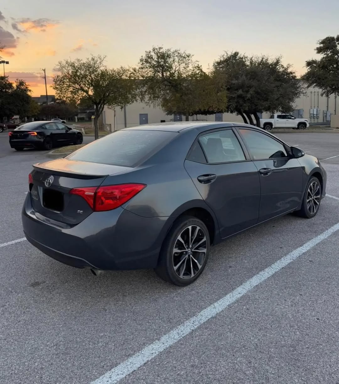 Toyota COROLLA L view 3