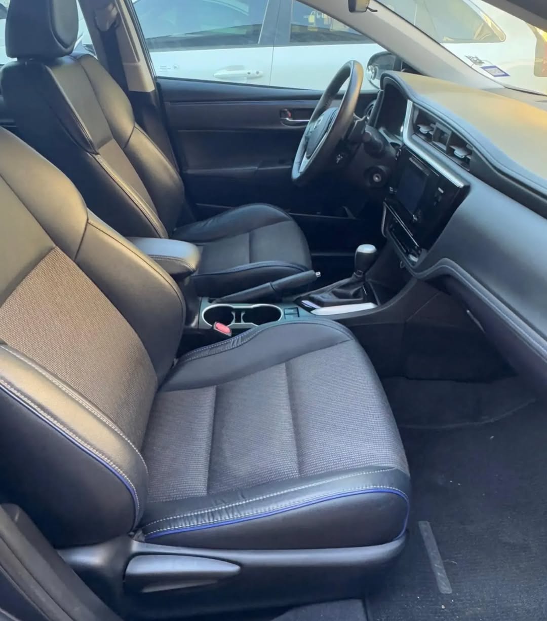 Toyota COROLLA L view 5