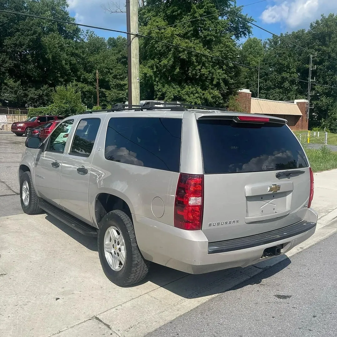 Chevrolet Suburban view 2