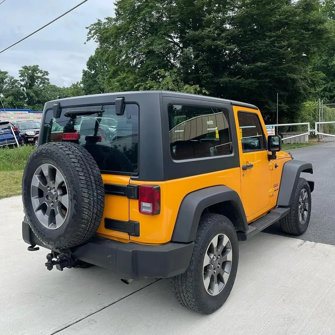 Jeep Wrangler view 3