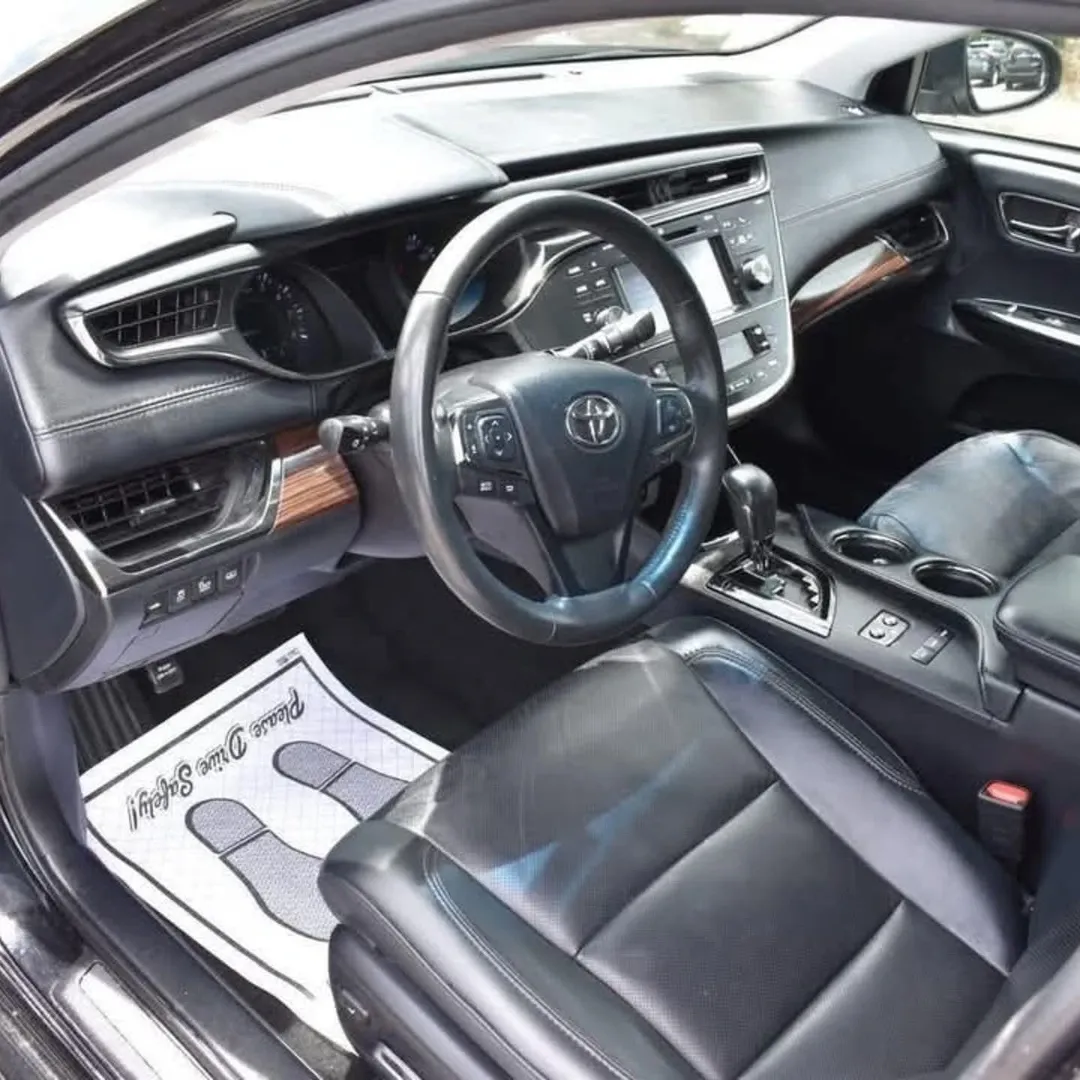 Toyota Avalon view 4