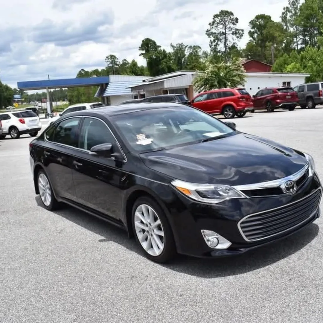 Toyota Avalon view 3