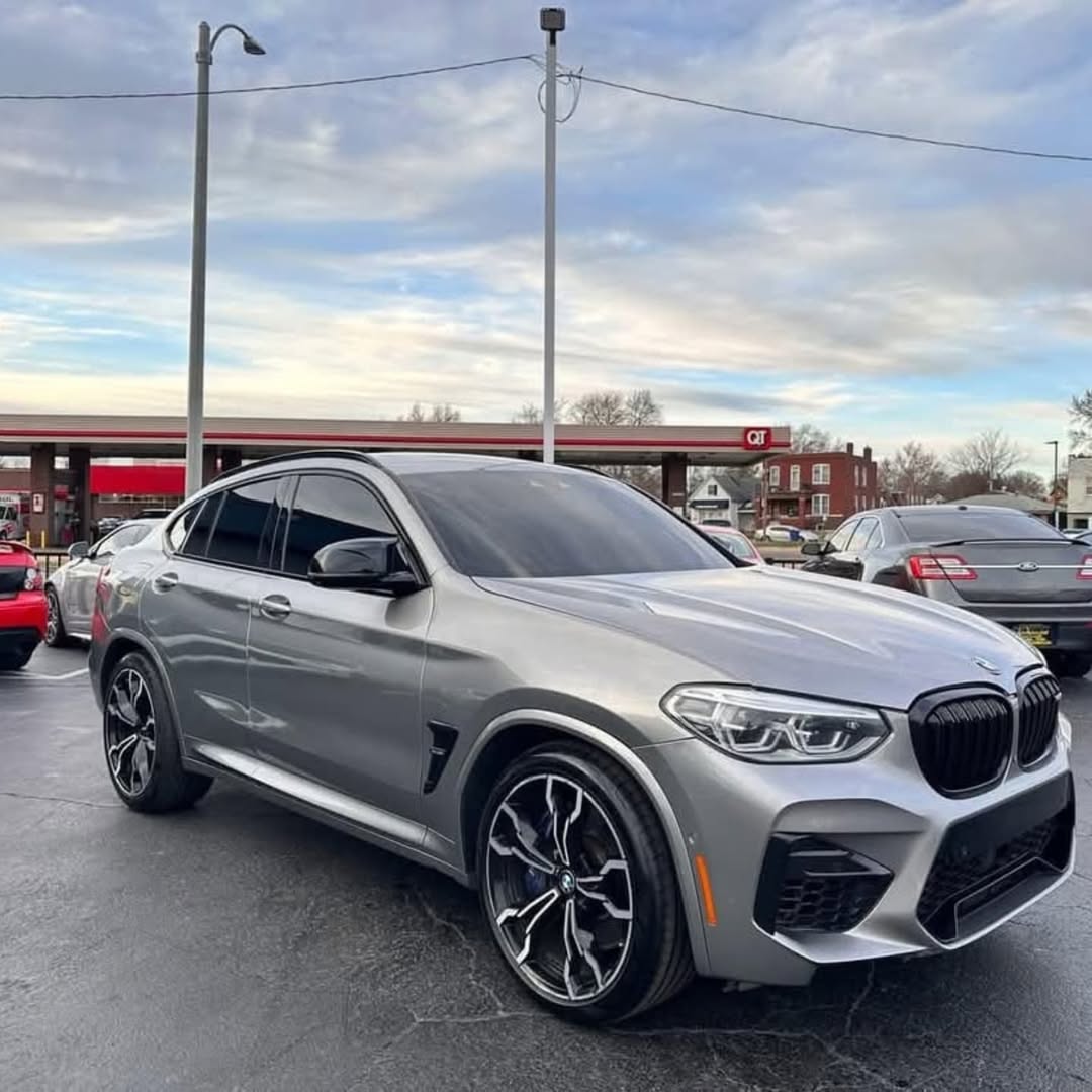 BMW X4M view 2