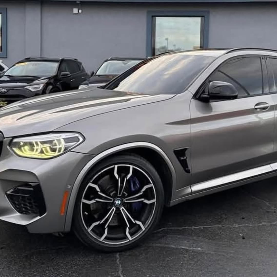 BMW X4M view 7