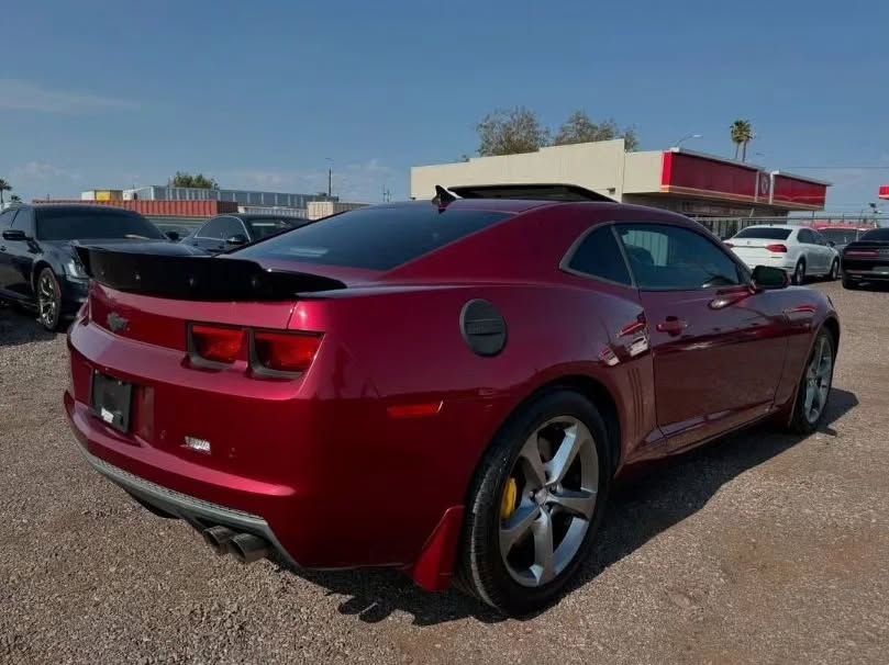 Chevrolet Camaro SS view 6