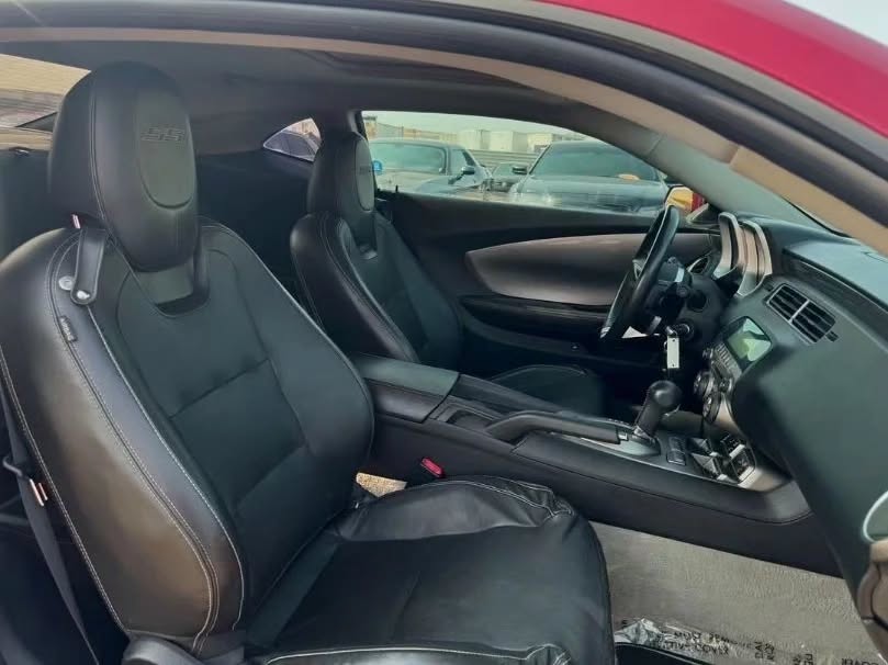 Chevrolet Camaro SS view 7