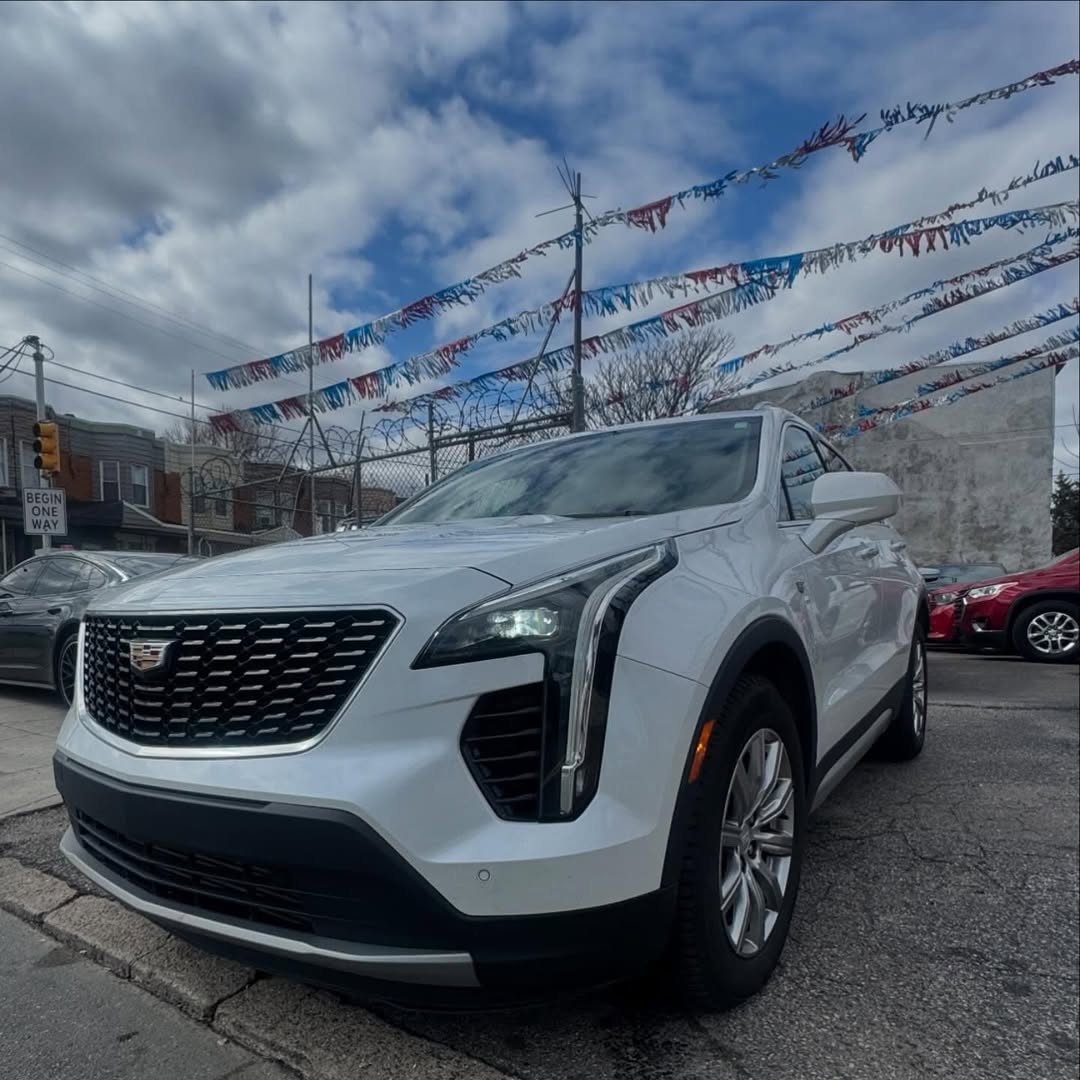 Cadillac XT4 view 2