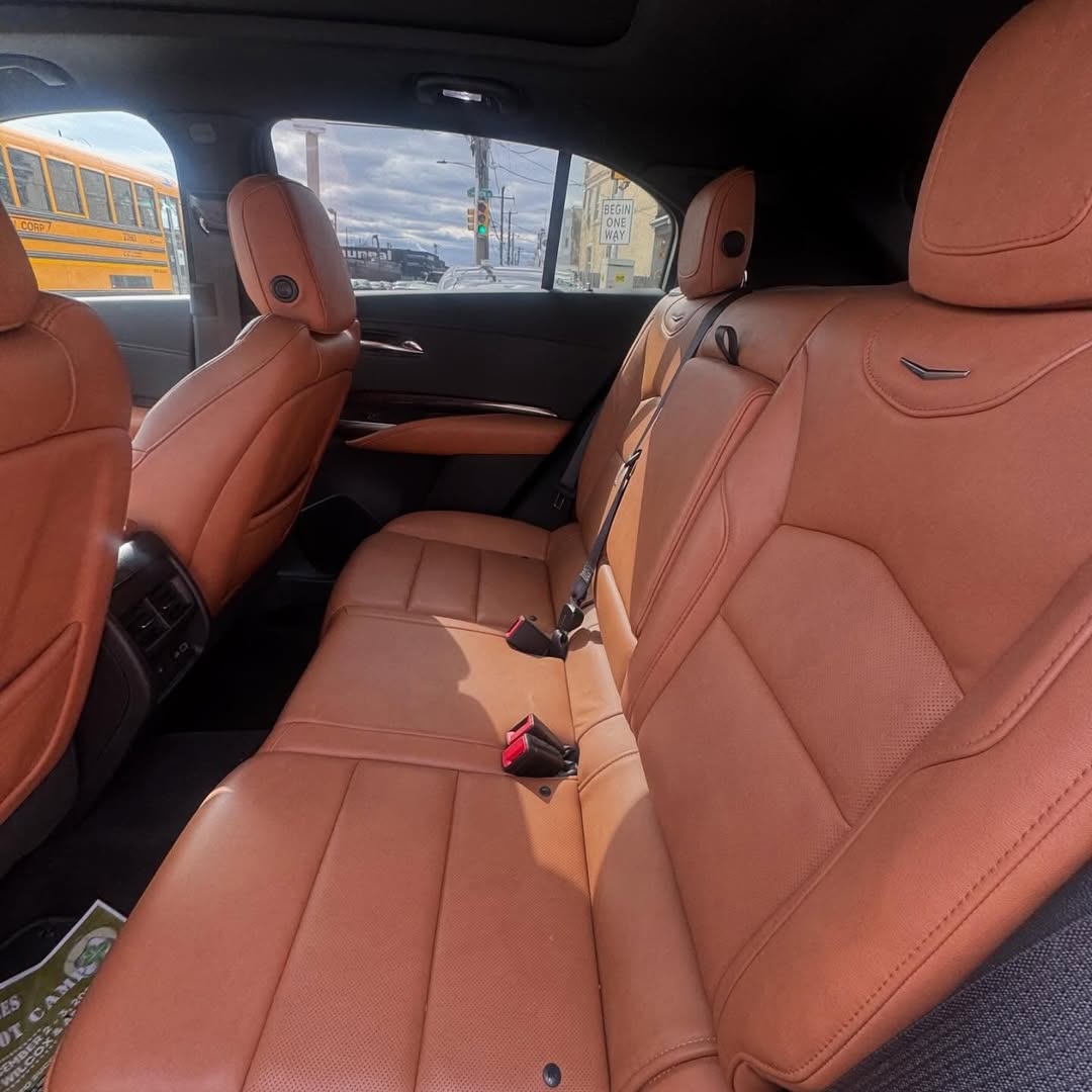 Cadillac XT4 view 6