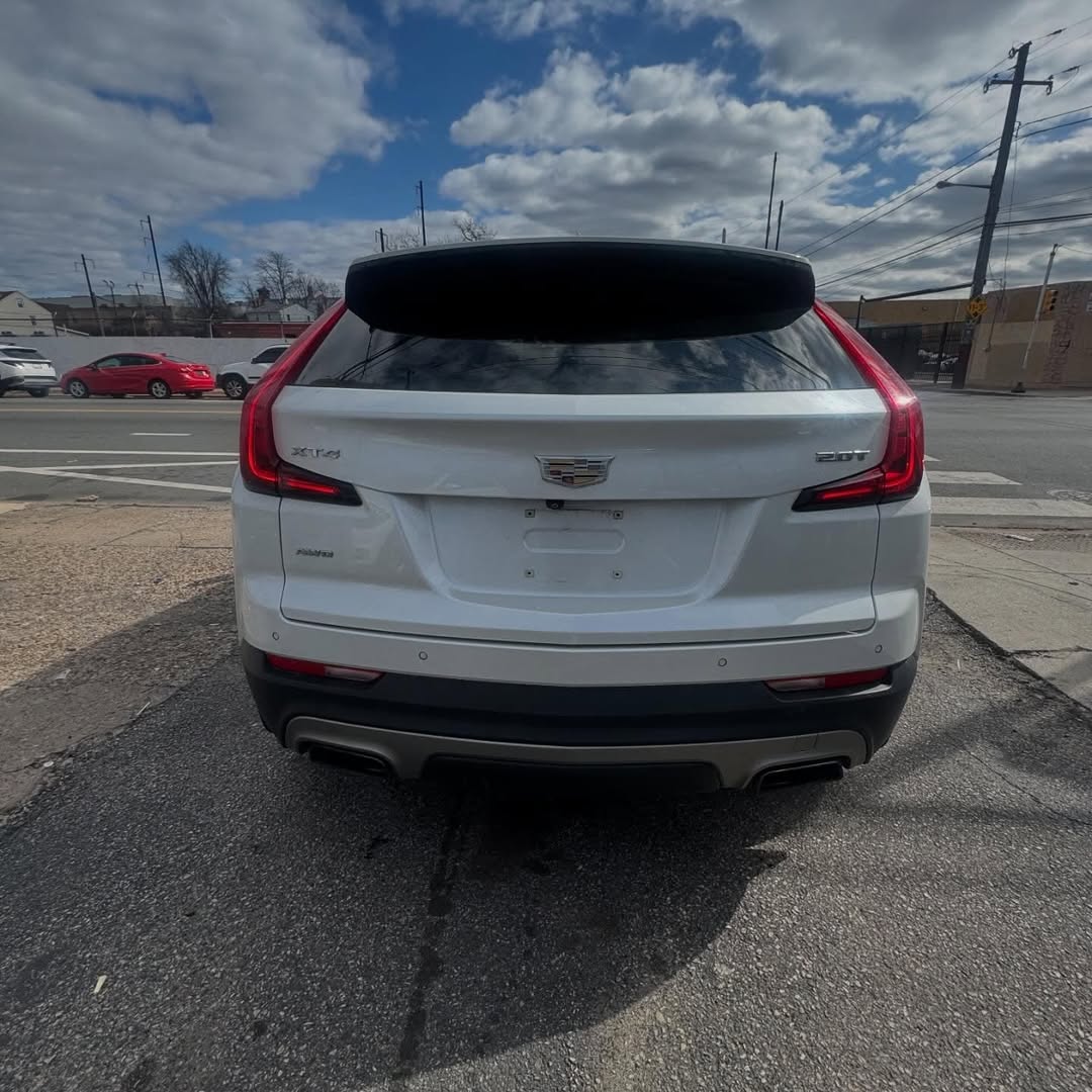 Cadillac XT4 view 8