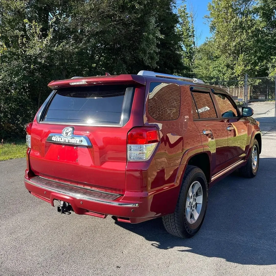 Toyota 4runner SR5 view 2