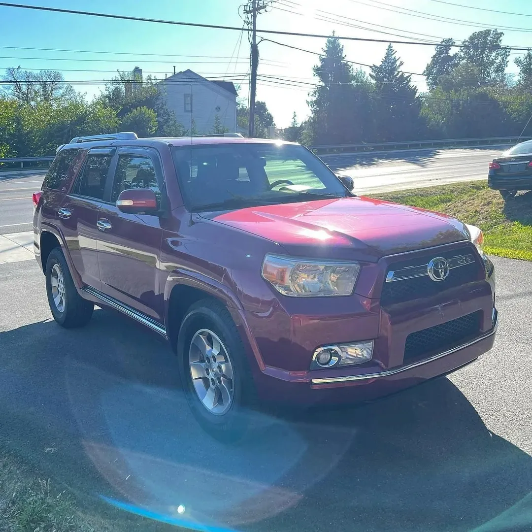Toyota 4runner SR5 view 3