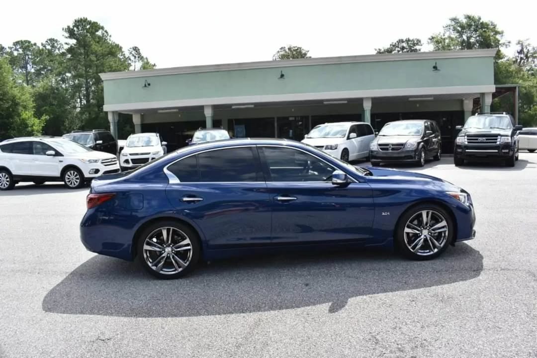 Infiniti Q50 Signature Edition view 3