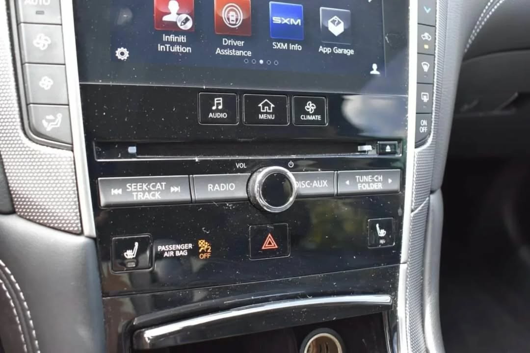 Infiniti Q50 Signature Edition view 8
