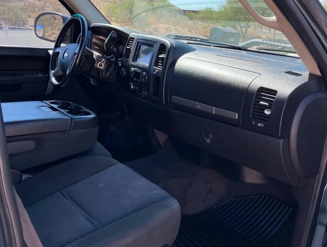 Chevrolet Silverado 1500 view 6