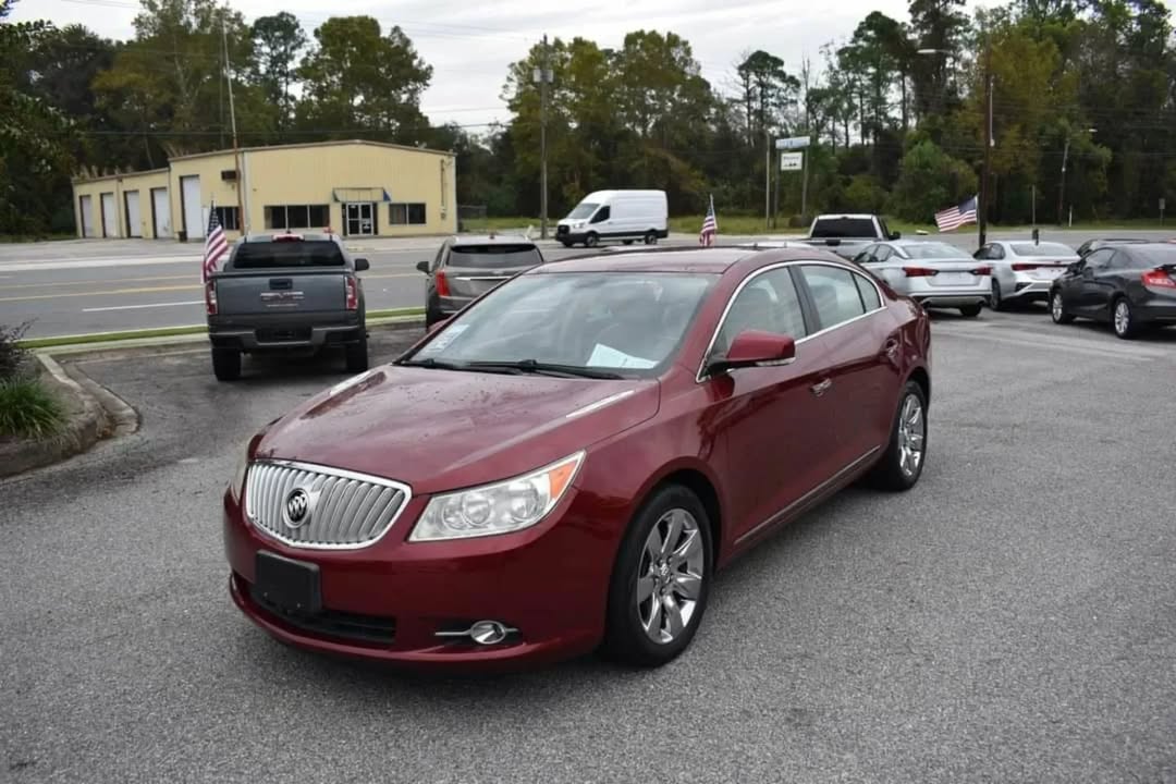 Buick LaCrosse view 3