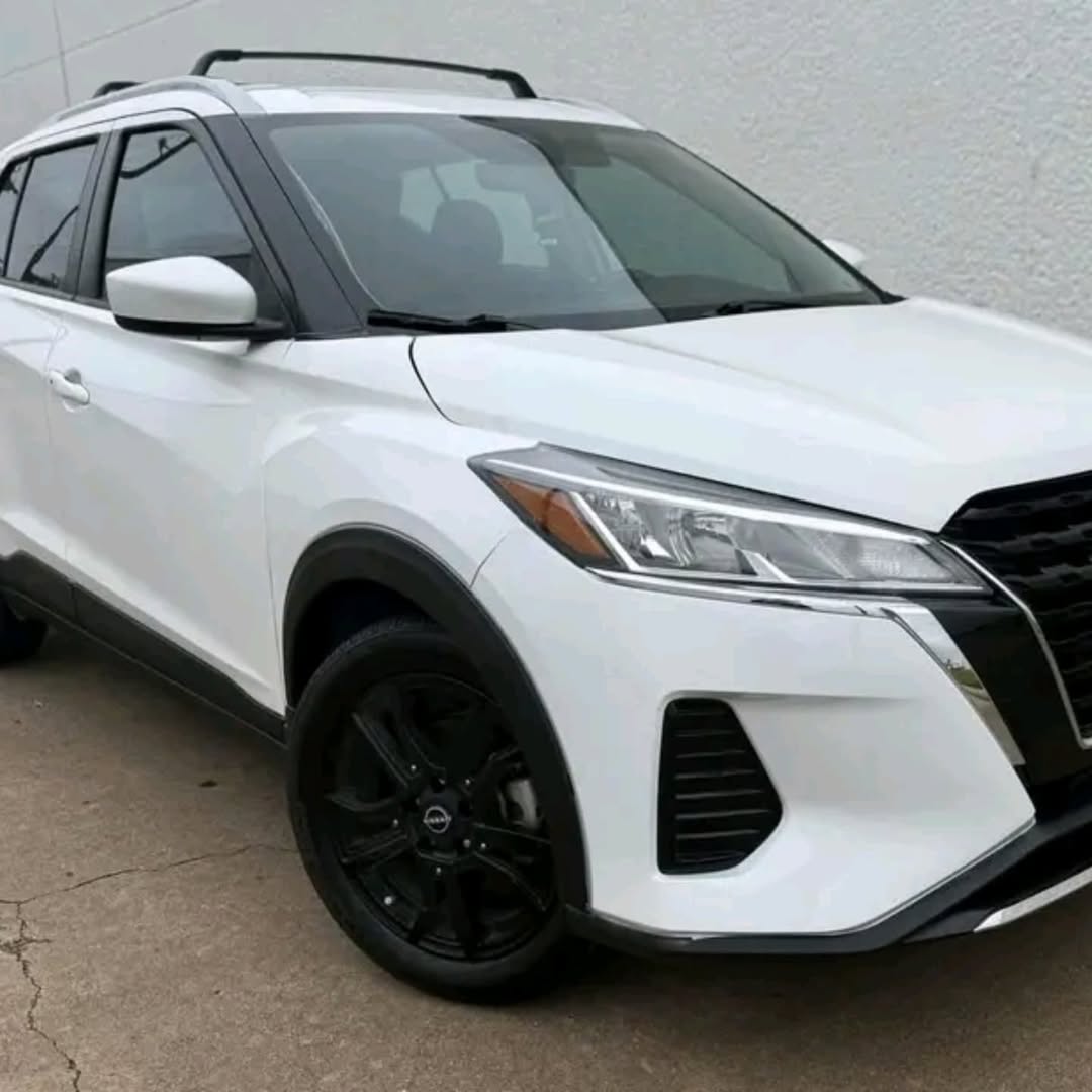 Nissan Kicks SV view 2