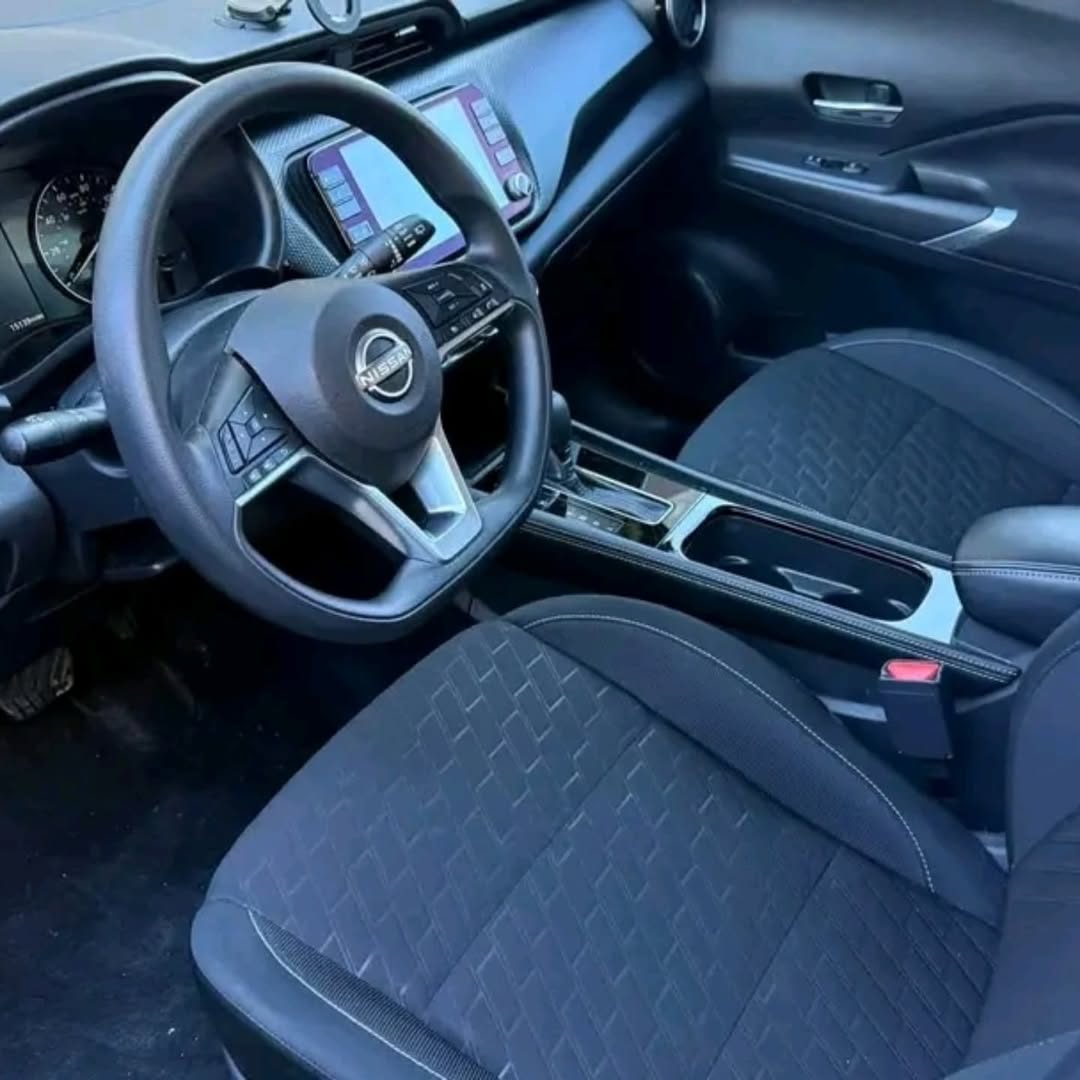 Nissan Kicks SV view 5
