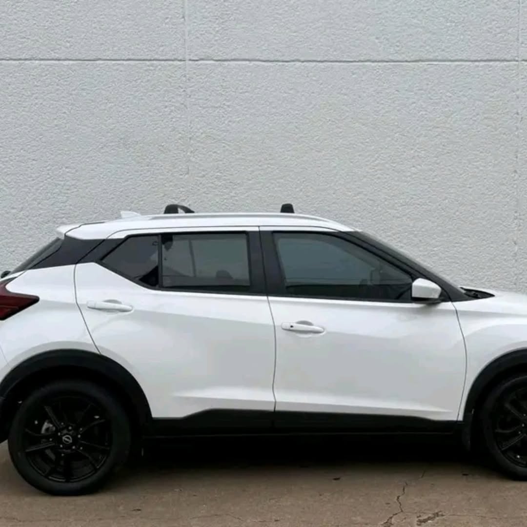 Nissan Kicks SV view 7