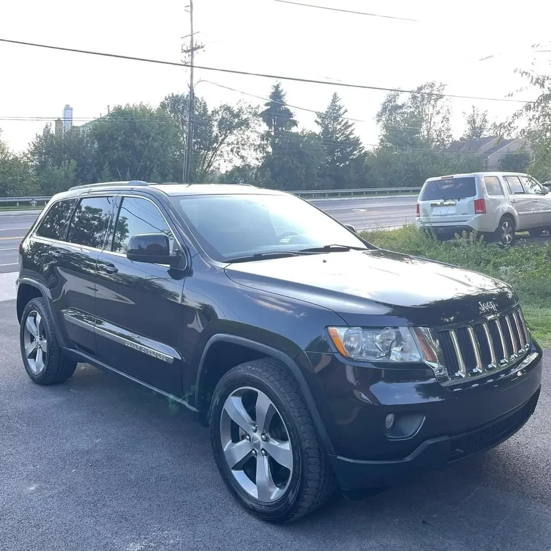 Jeep Grand Cherokee view 2