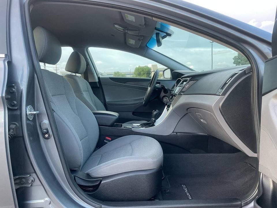 Hyundai Sonata GLS view 3
