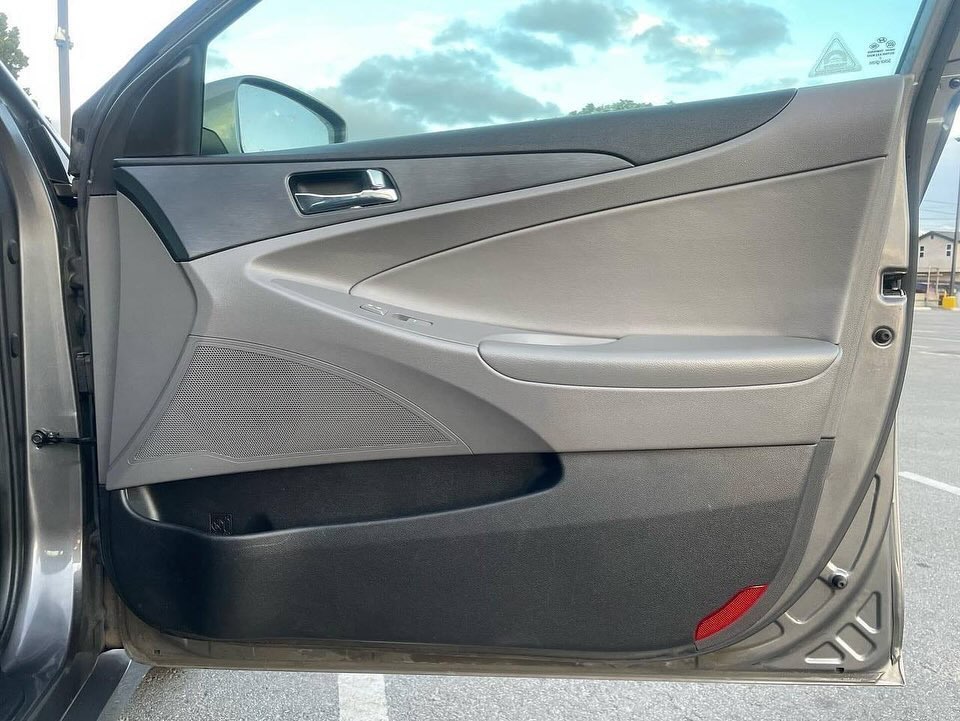 Hyundai Sonata GLS view 7