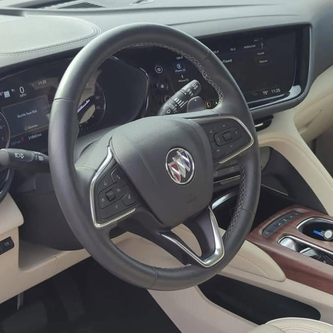 Buick Envision FWD 4dr Avenir view 3