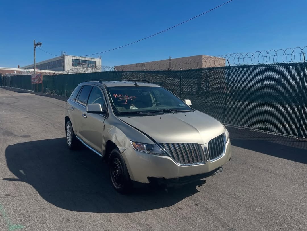 Lincoln MKT view 2