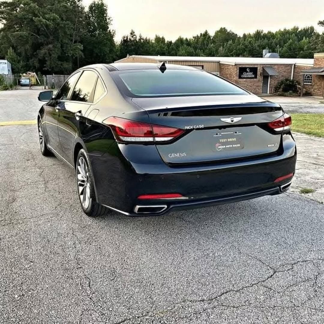 Hyundai Genesis view 8