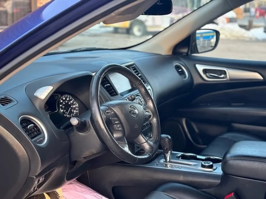 Nissan Pathfinder SL view 6