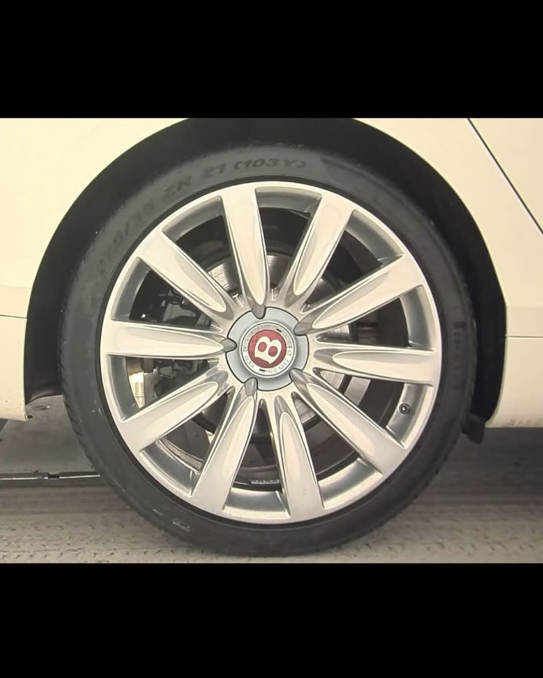 Bentley Flying Spur view 8