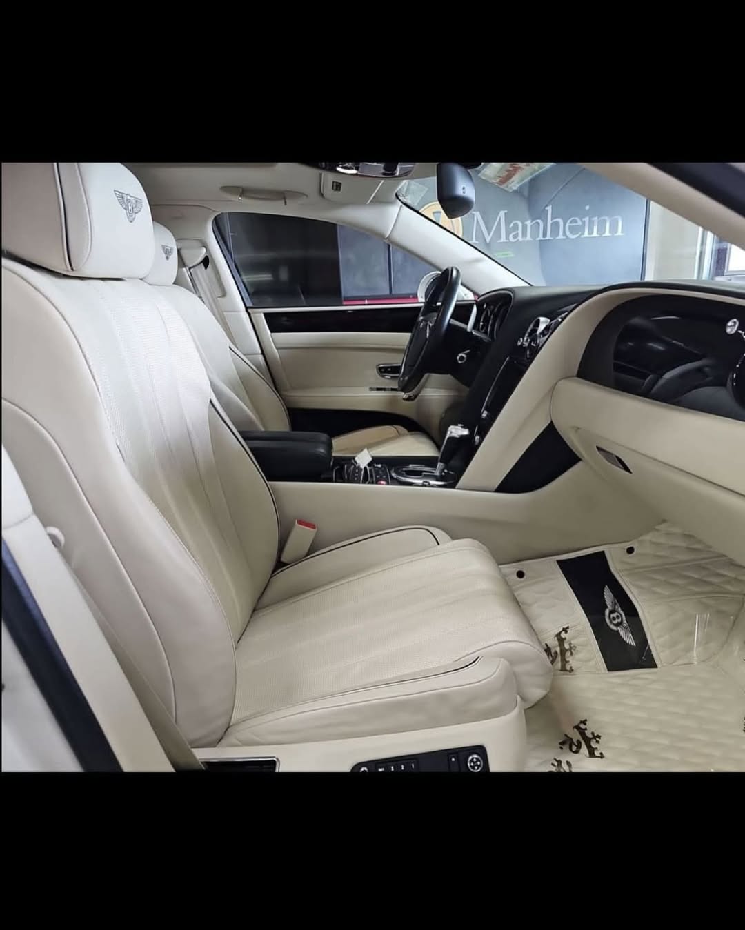 Bentley Flying Spur view 3