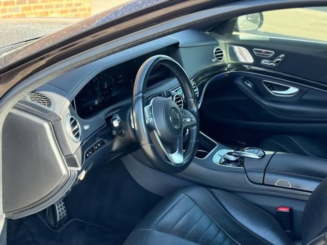 Mercedes Benz S 560 view 2
