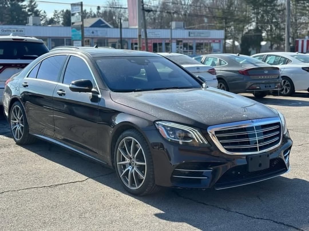 Mercedes Benz S 560 view 3