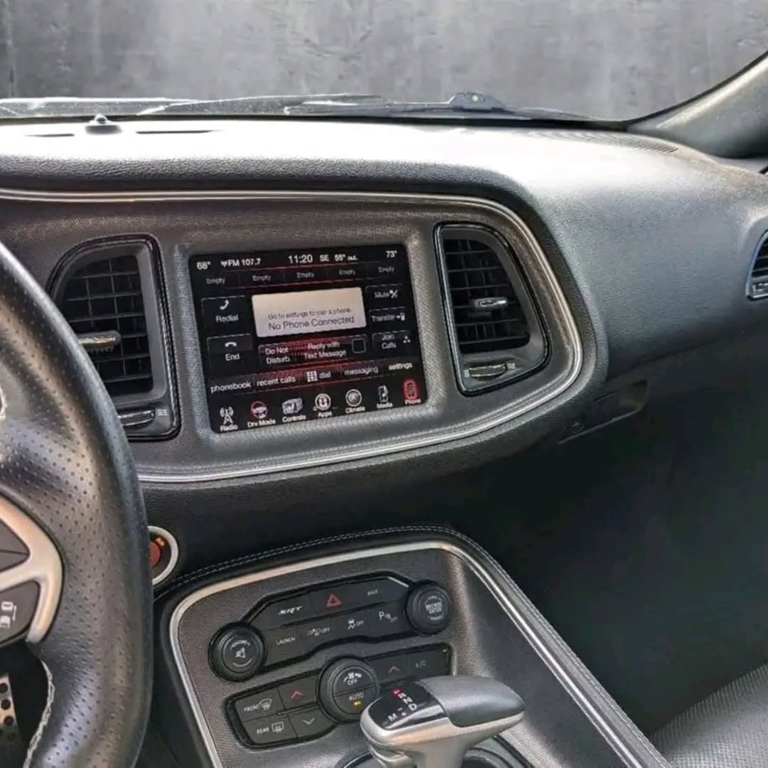 Dodge Challenger 2dr Cpe SRT 392 view 7