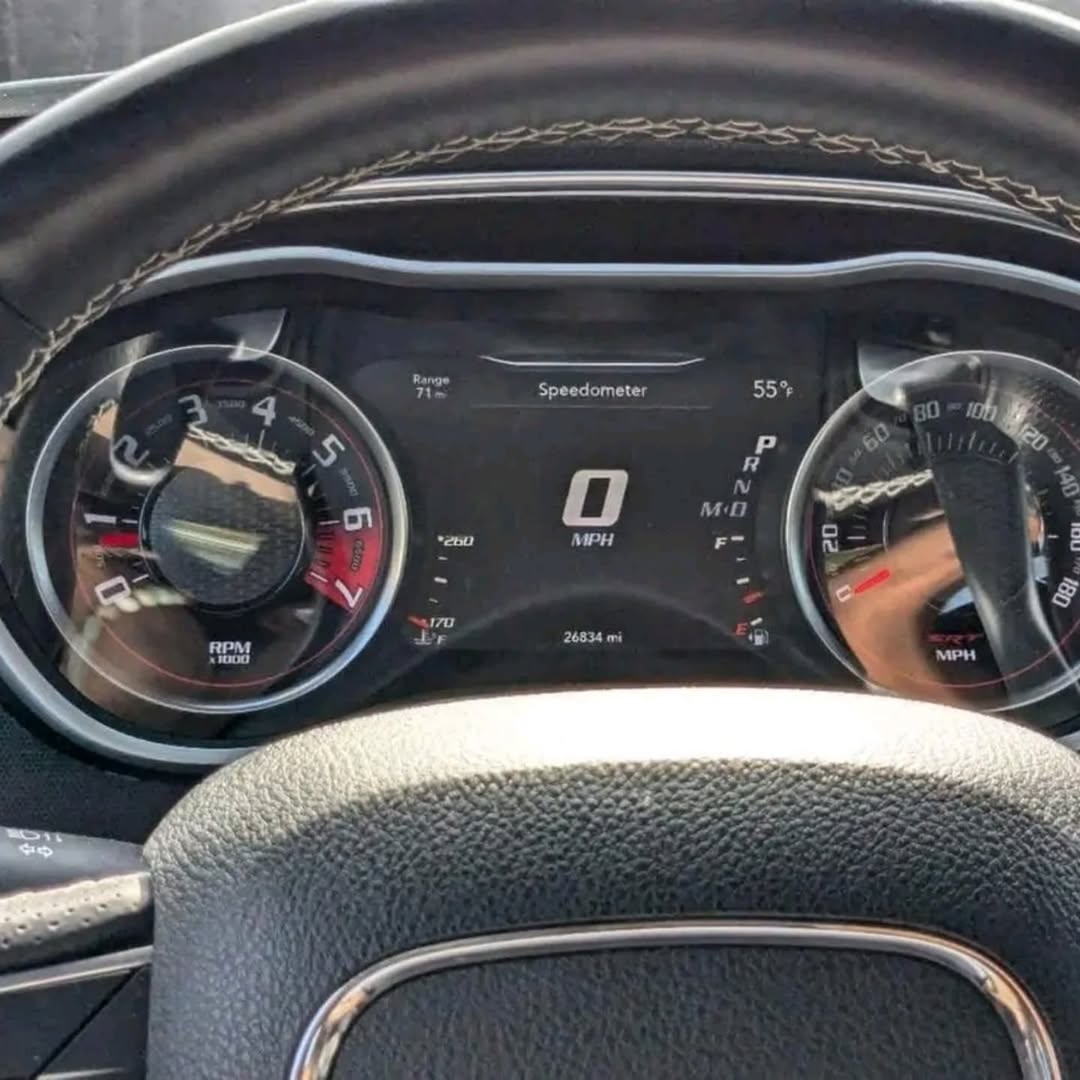 Dodge Challenger 2dr Cpe SRT 392 view 8