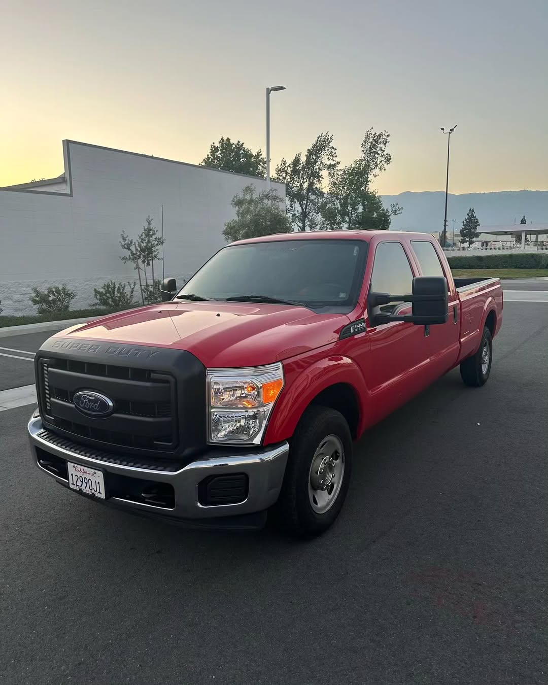 Ford F250 Super Duty view 2