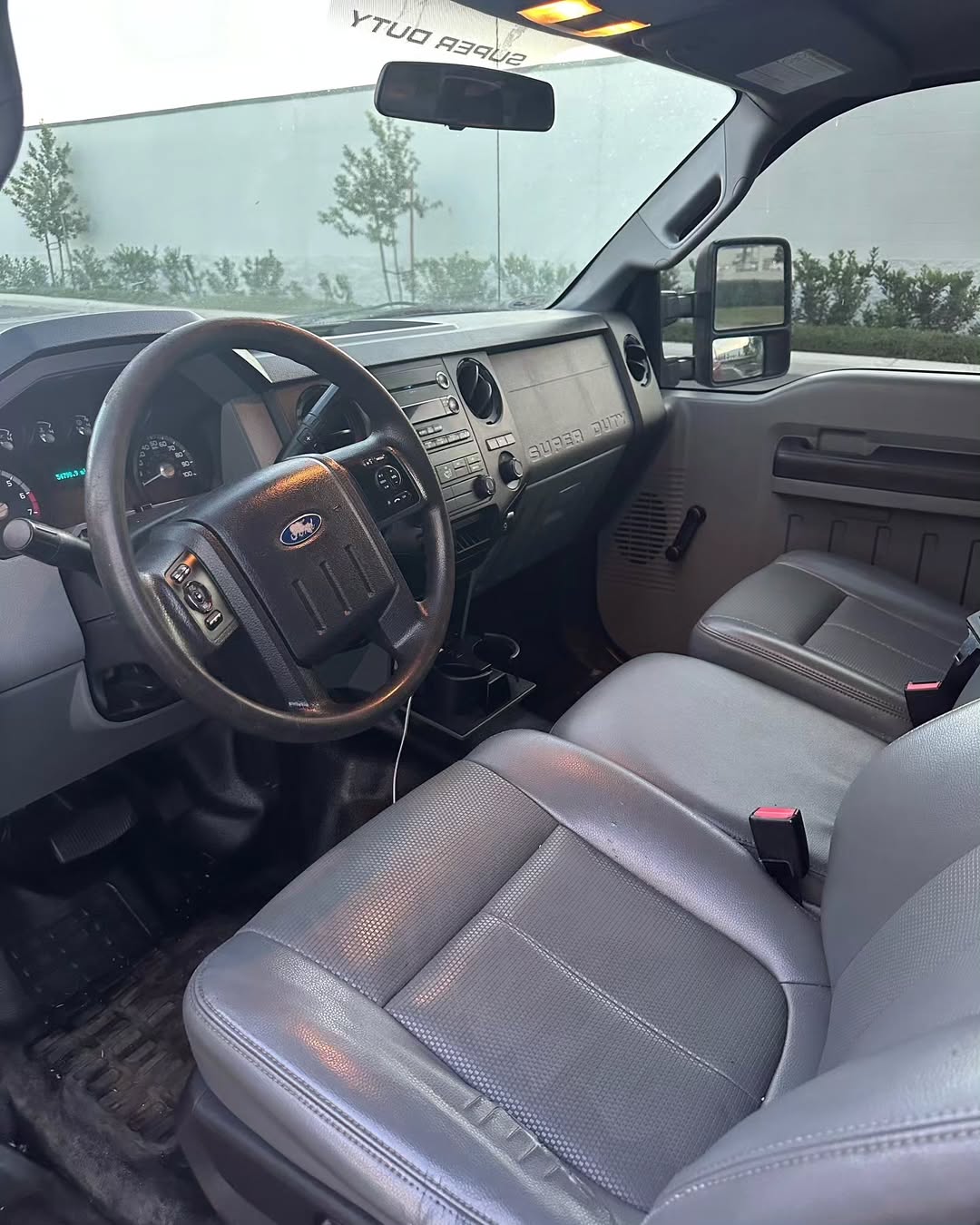 Ford F250 Super Duty view 4