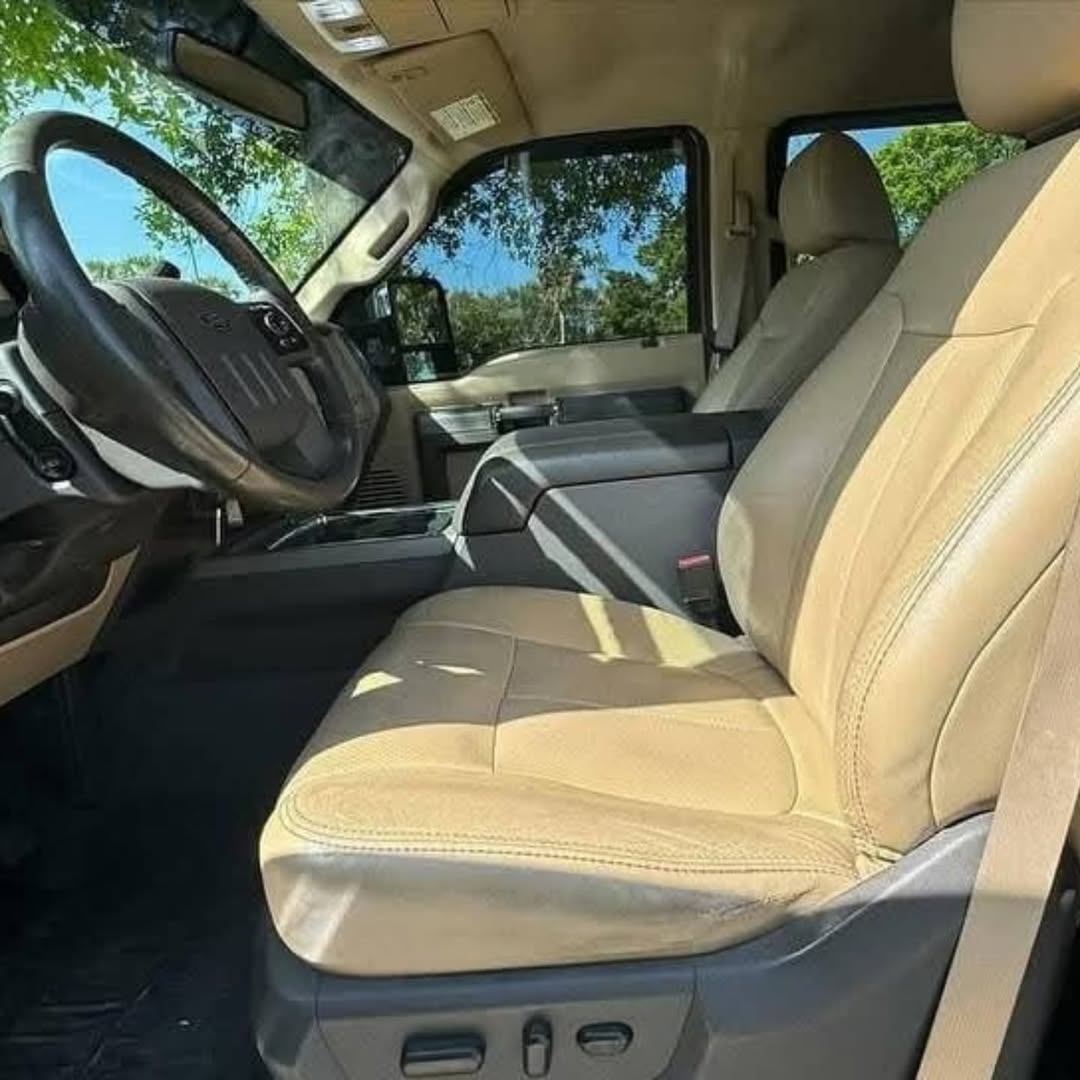 Ford F250 Lariat view 4