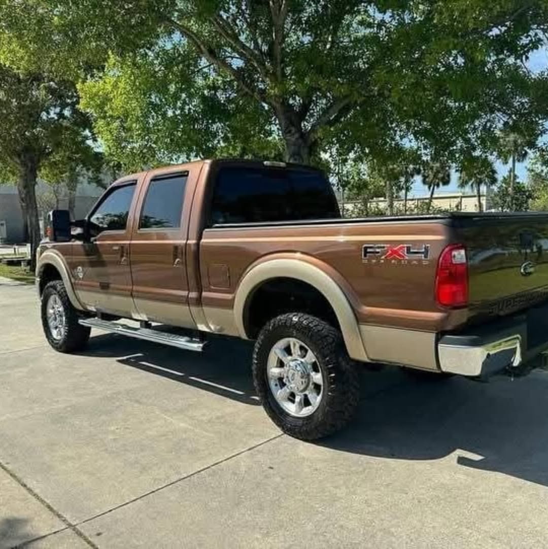 Ford F250 Lariat view 2