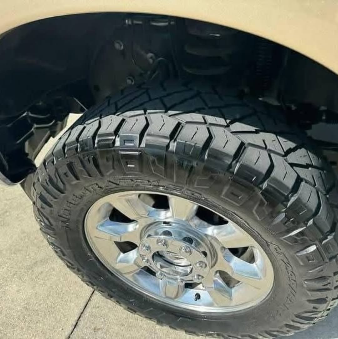 Ford F250 Lariat view 6