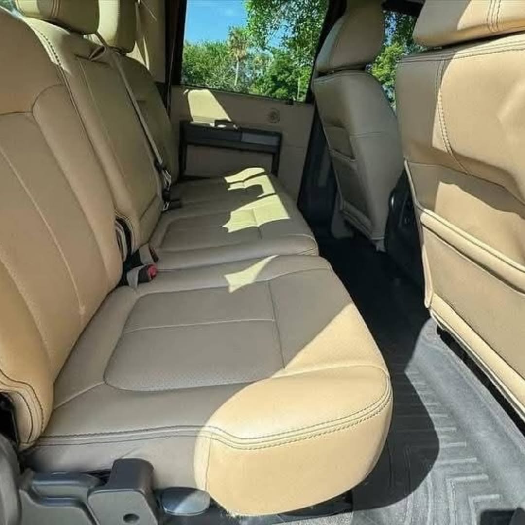 Ford F250 Lariat view 7