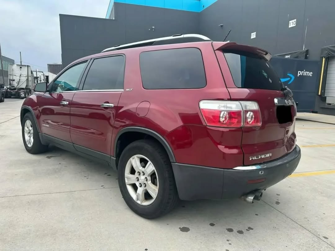 GMC ACADIA AWD view 4