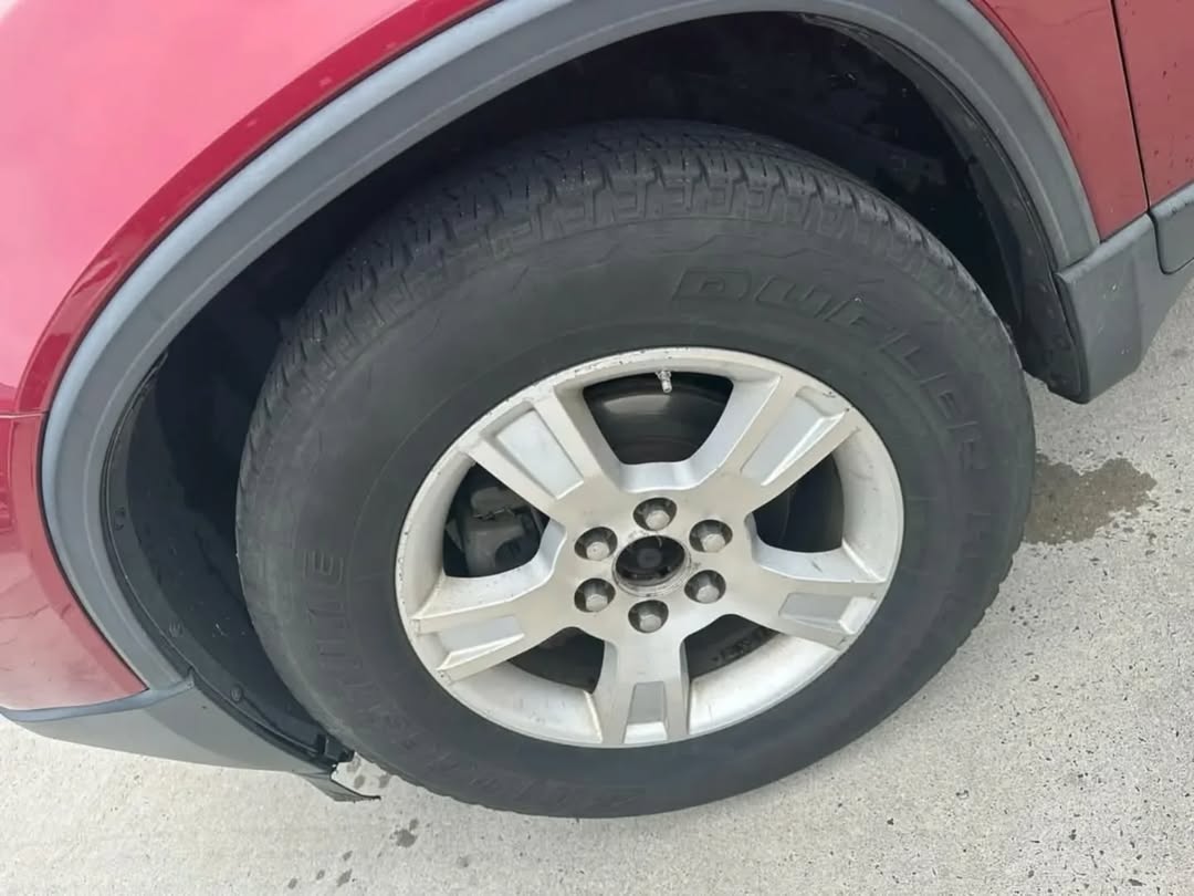 GMC ACADIA AWD view 8